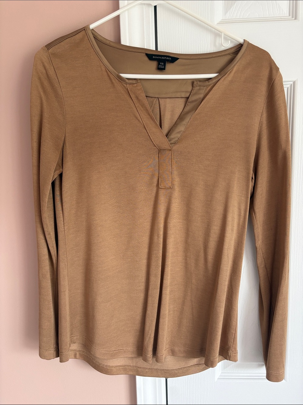 Banana Republic Long-Sleeve V-Neck Top in Camel Brown